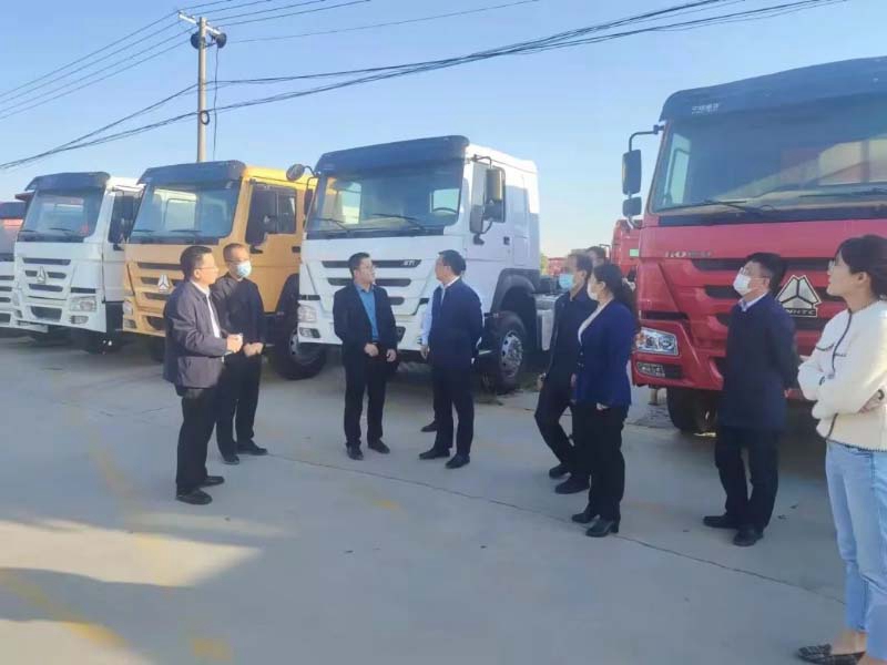 热烈欢迎市政府副市长张东一行莅临蜗牛货车公司参观调研