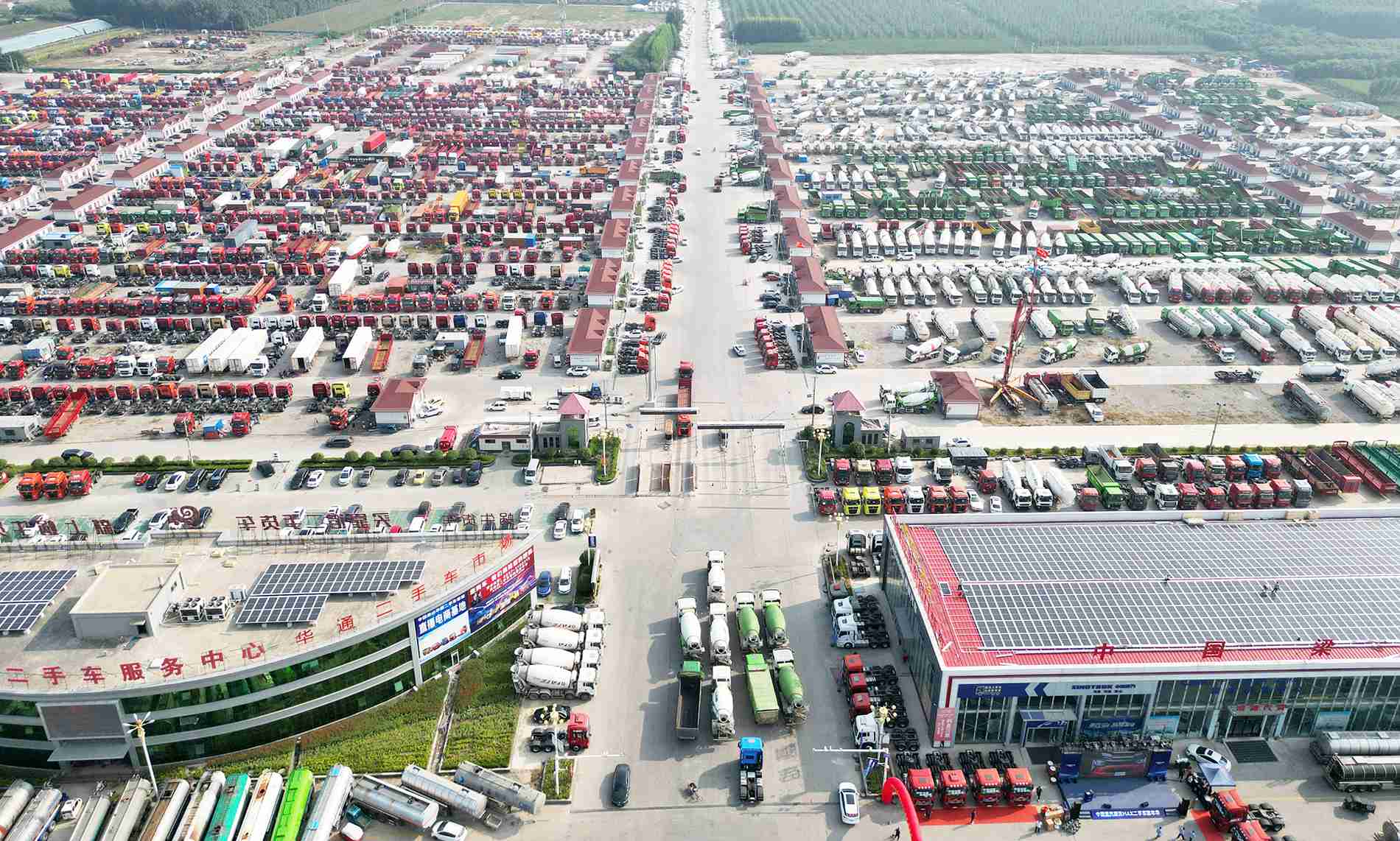 梁山华通二手车市场趣事买货车 “送”小轿车