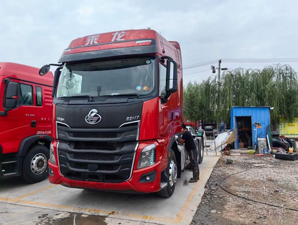 东风柳汽乘龙H7牵引车