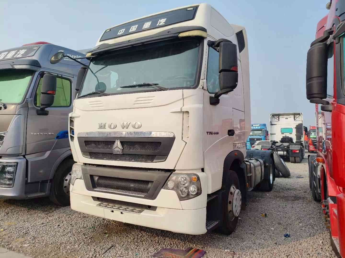 二手豪沃t7牵引车440马力