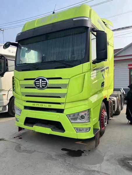 二手解放J7 560马力牵引车