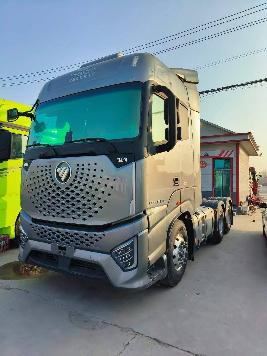 二手欧曼银河580马力牵引车