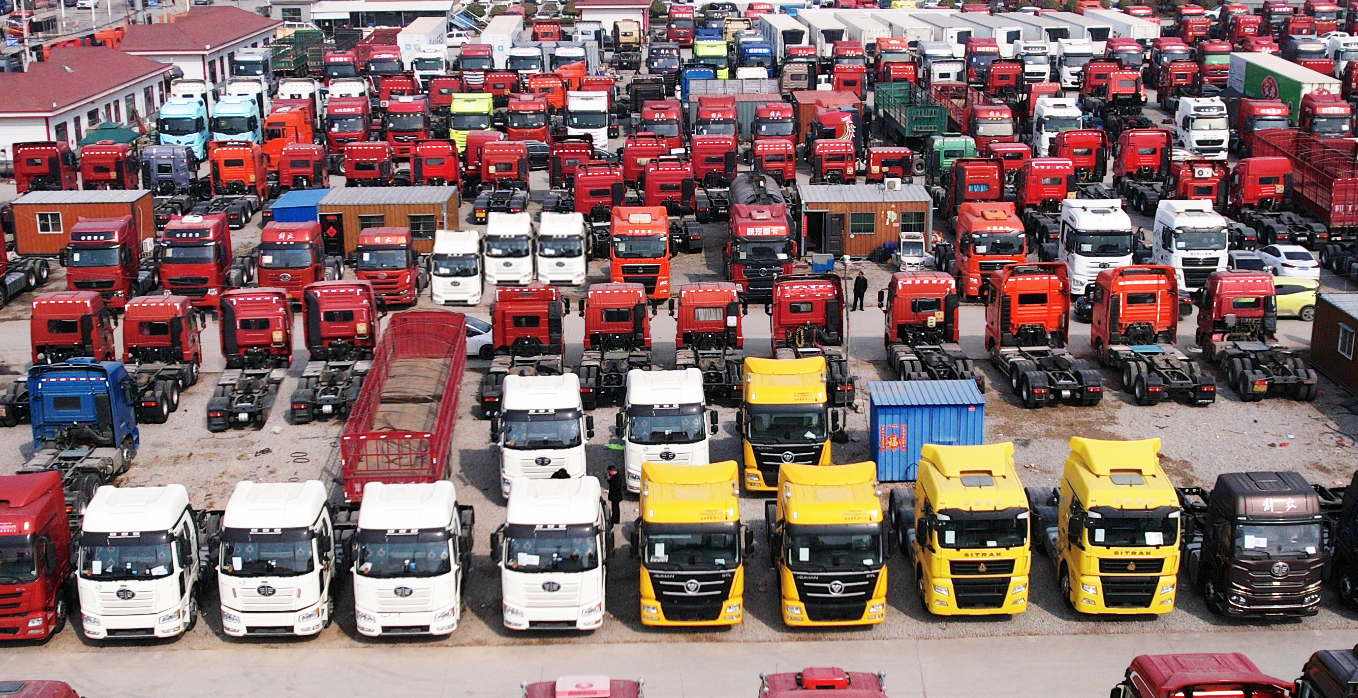二手卡车市场实景
