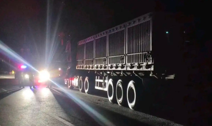 科技助力，舒城治超擒获 “百吨王”货车