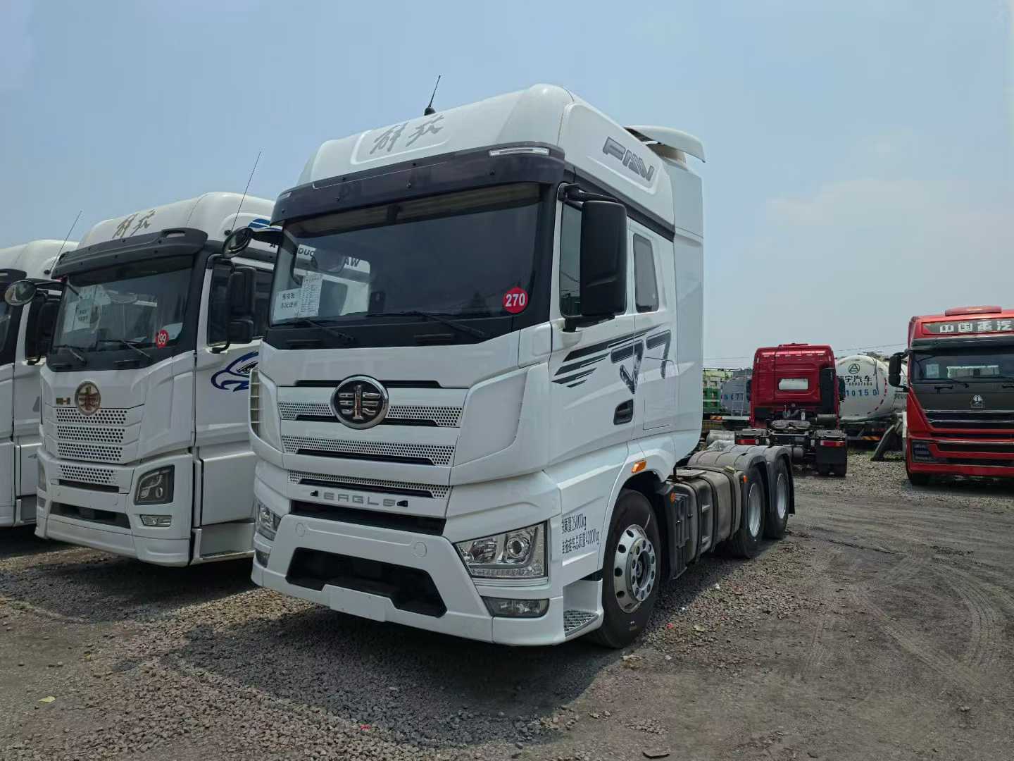 为什么全国卡友都来梁山华通二手车市场买车？正规二手商用车交易优势解析